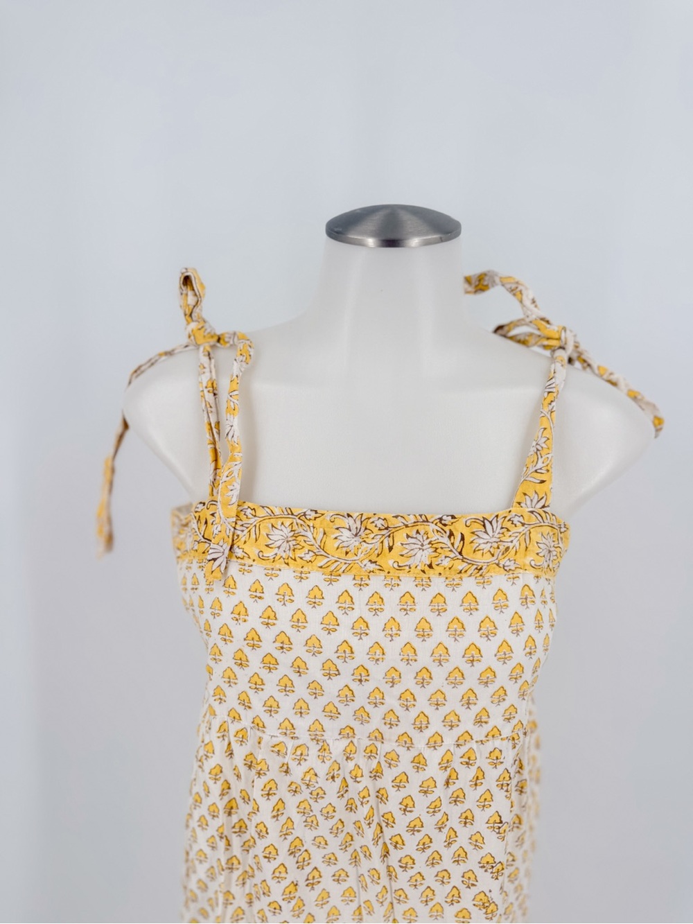 Sleeveless Yellow Printed Tie-Shoulder Maxi Dress - Picture 4 of 6